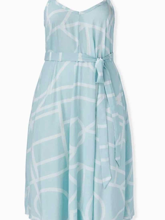 torrid Dresses & Skirts - torrid Light Blue & White Printed Midi Dress with Waist Tie